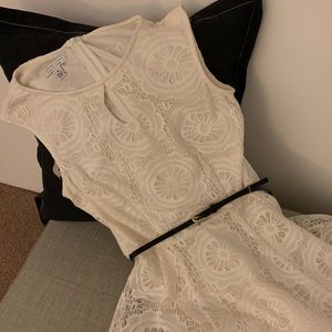 Women’s Cream Sleeveless Dress, Sz 6